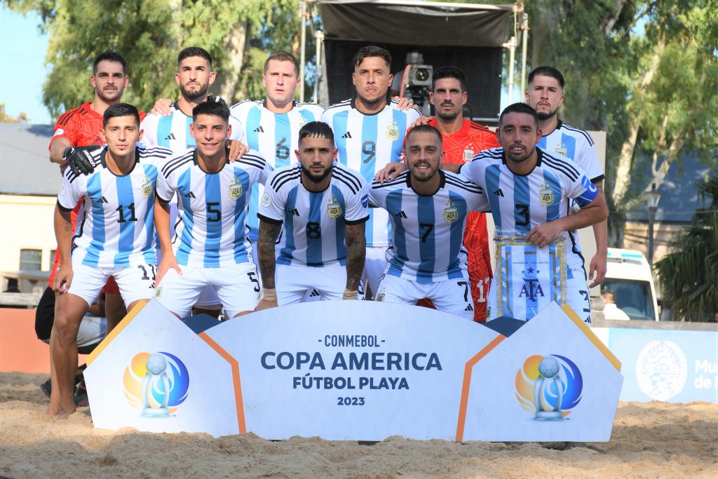 La Selección Argentina de Fútbol Playa venció a Uruguay.