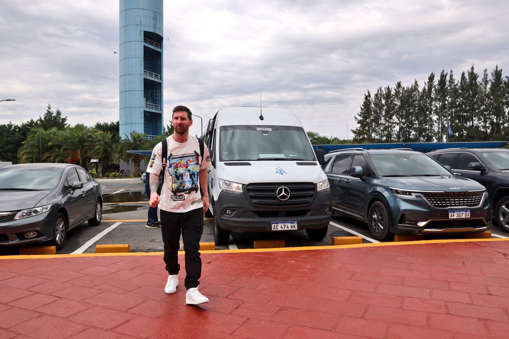 Lionel Messi ya está en la Argentina.