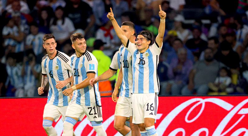 Argentina venció a Guatemala y clasificó a Octavos.